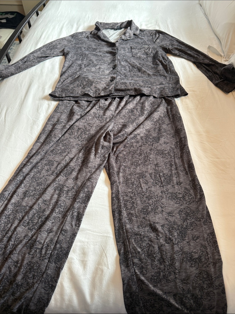 Tahari Gray Floral Long Sleeve Pajama Set
